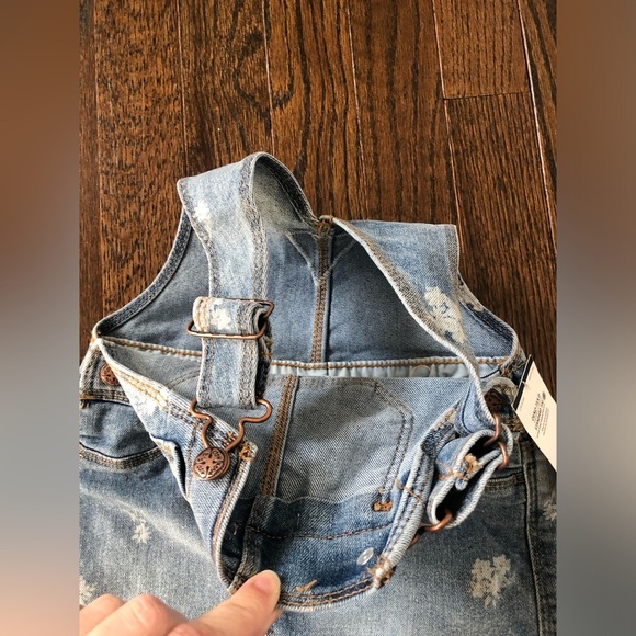 OshKosh B'Gosh Girls 12M Floral Vintage Wash Denim Skirtall/Overalls Dress - NWT - Picture 7 of 10